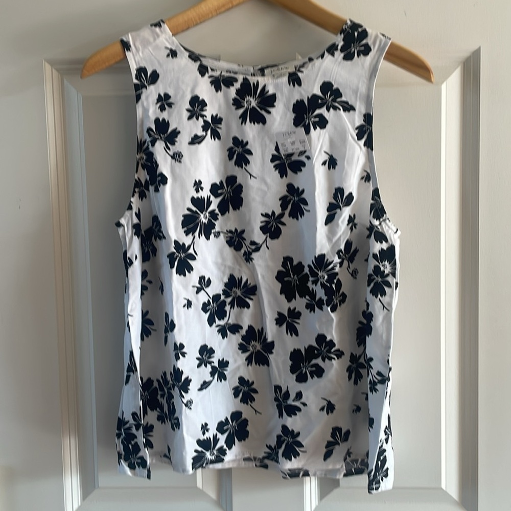 J Crew Factory Black White Hibiscus Floral Sleeveless Top Size S NEW